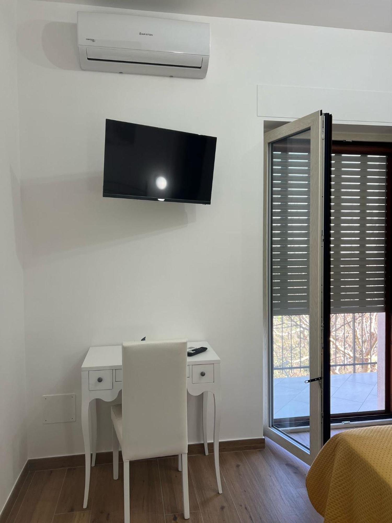 Hotel Dente Di Leone San Mauro Cilento Esterno foto